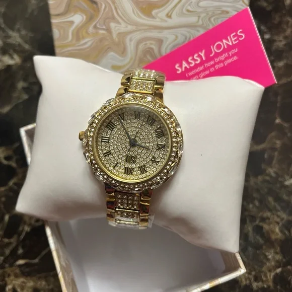 Gold Elegant Watch - Picture 3 of 3